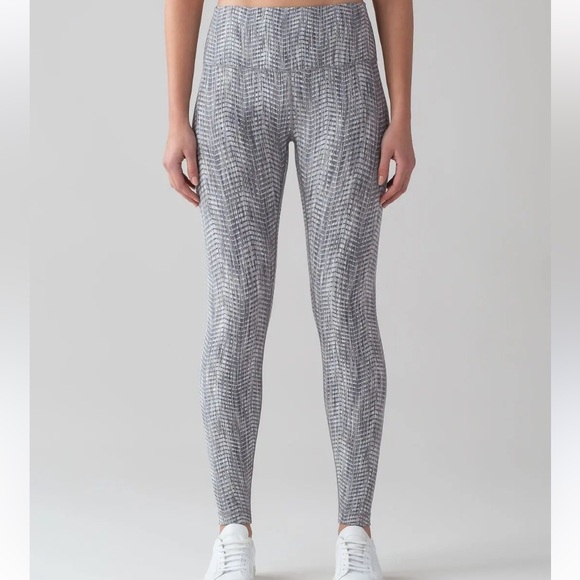 Lululemon Wunder Under Luon Arrow Jacquard Battleship Silver Spoon - Picture 2 of 7